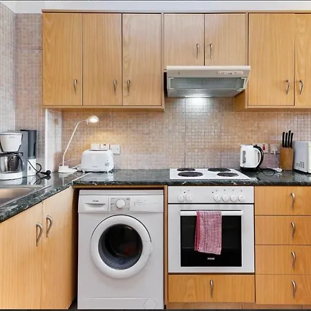 Spacious Contemporary * Писсури
