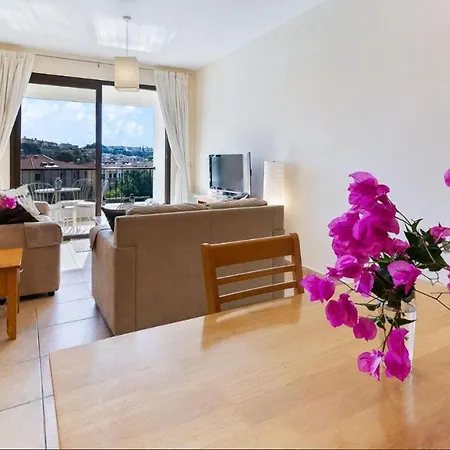 Апартаменты Spacious Contemporary *