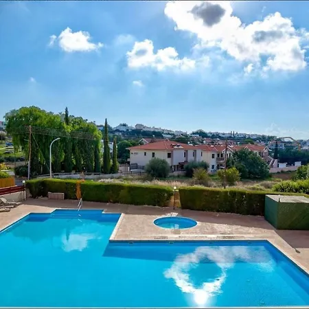 Apartment Spacious Contemporary