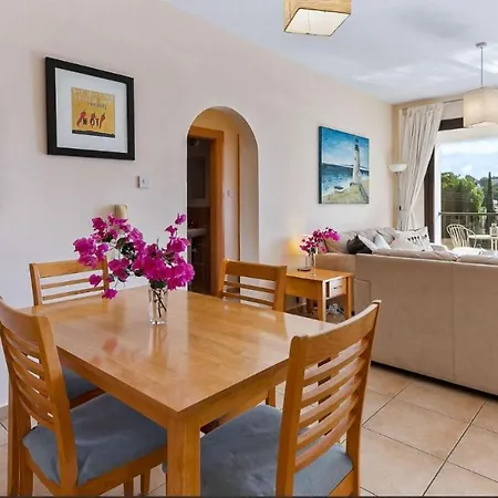 Apartment Spacious Contemporary